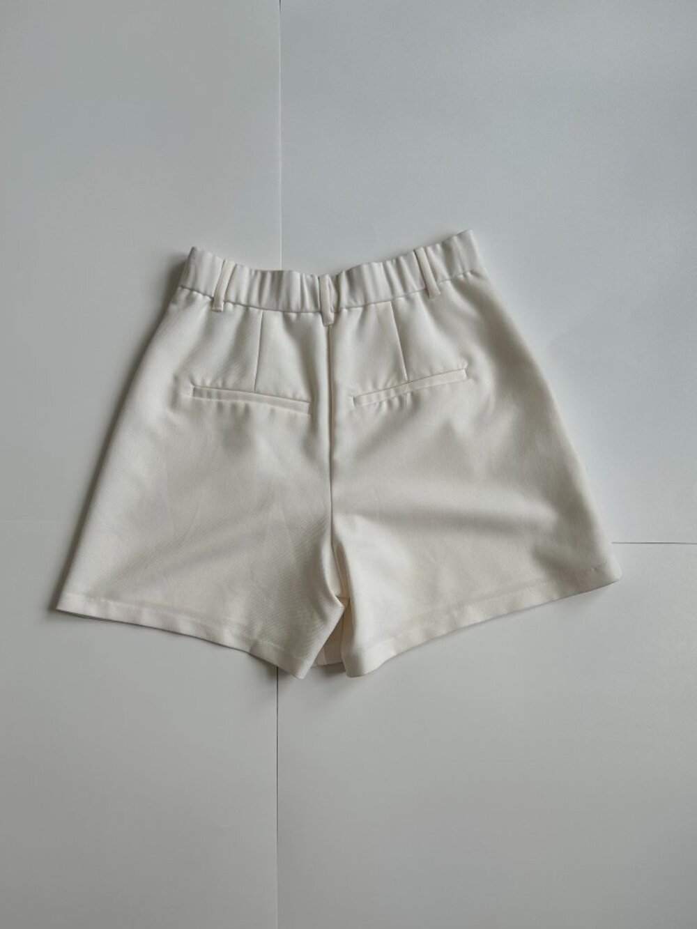 A&F High-Waist Tailored Shorts - Picture 5 of 6